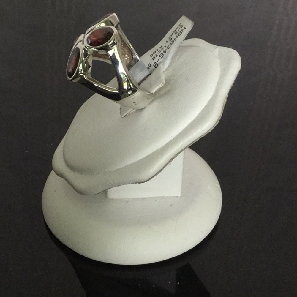 Vtg.925SterlingSilver6.12ctwOvalGarnet Ring.Sz8.25 - Picture 2 of 8